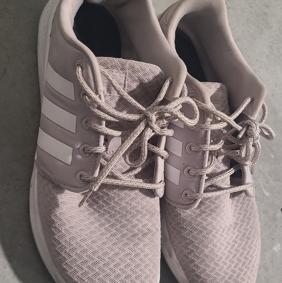 ADIDAS - Picture 1 of 4